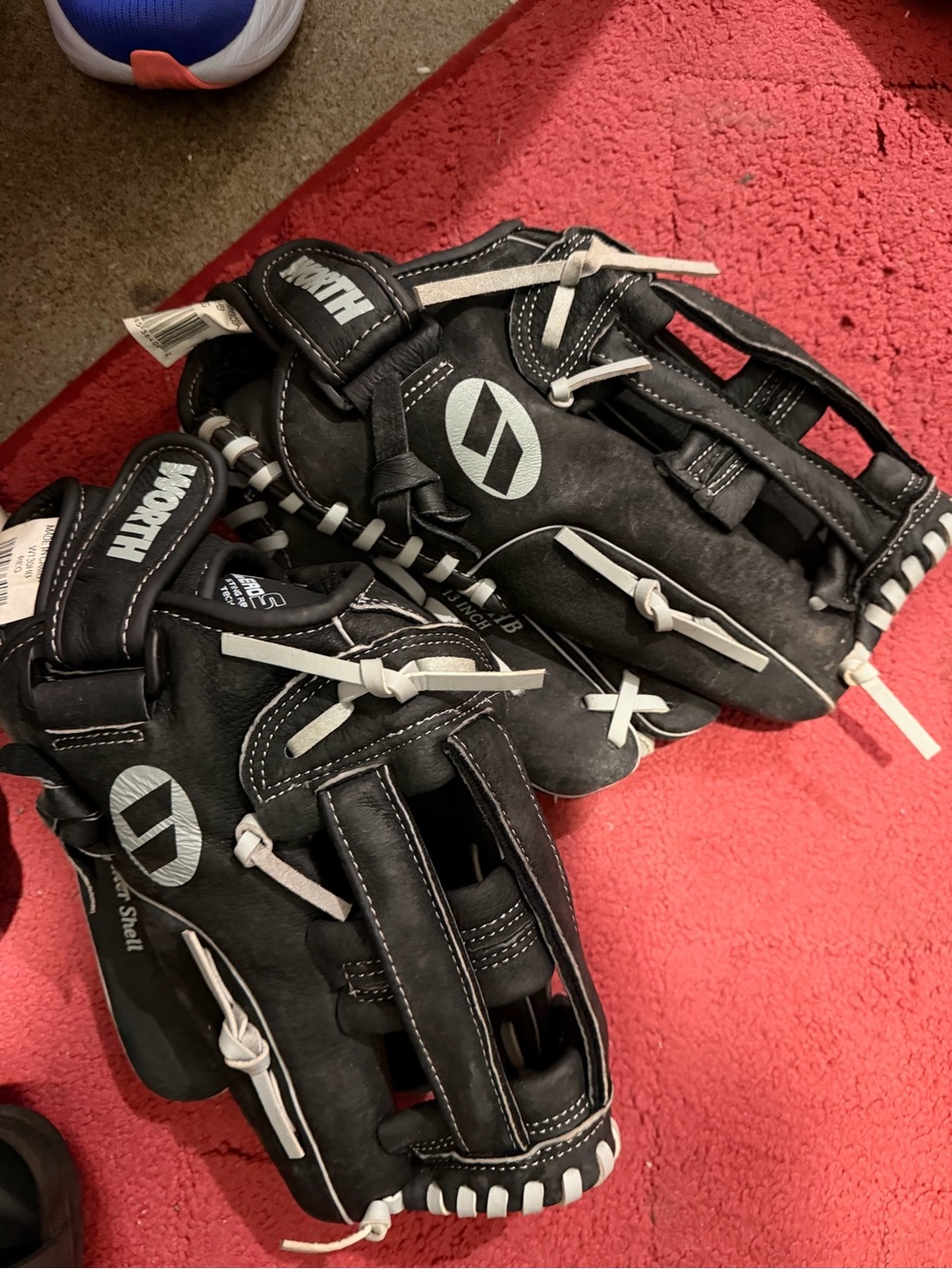 Worth Kids Black softball Glove - Youth Right-Hand Throw